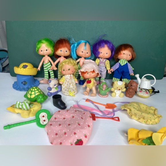 Vtg Strawberry Shortcake and Friends Lot of 7 Dolls and Accessories 70s 80s Toys - Picture 2 of 16
